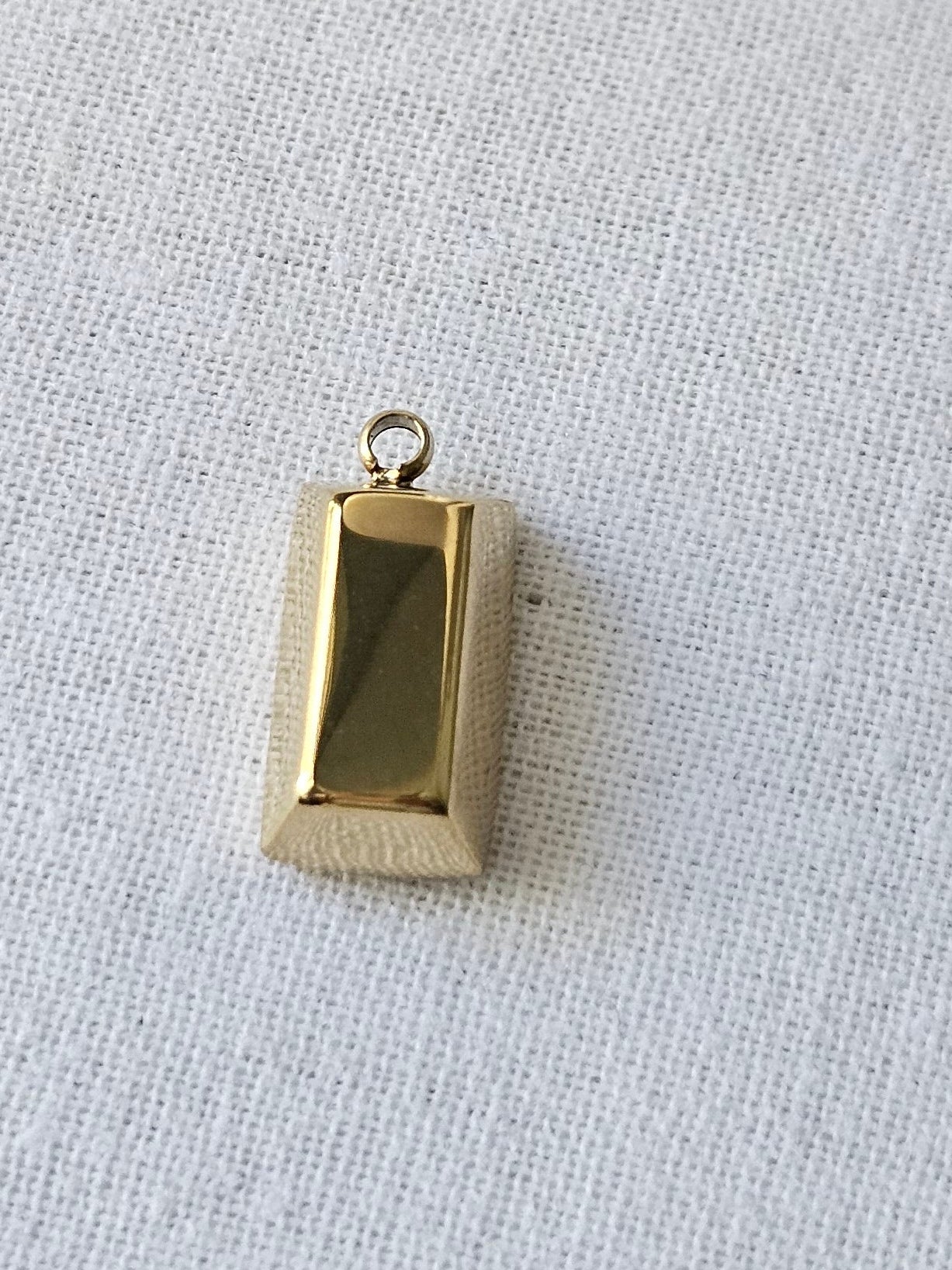 Zara Bar Gold Pendant