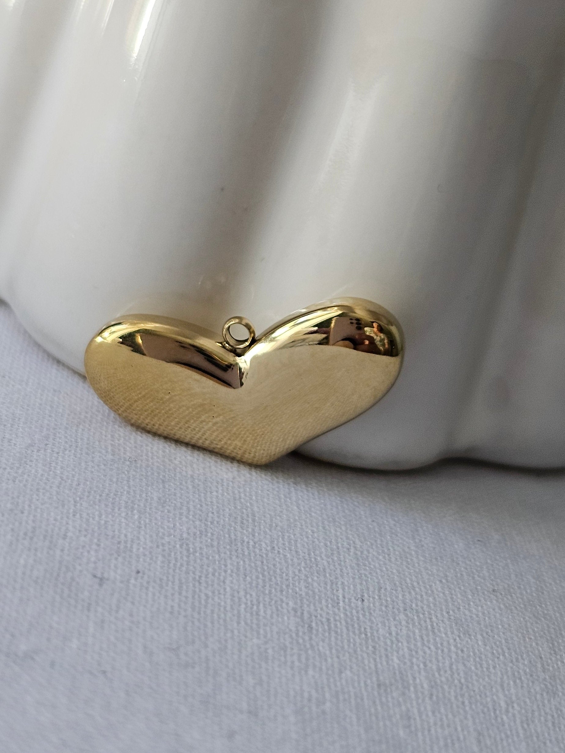 Amora Heart Gold Pendant