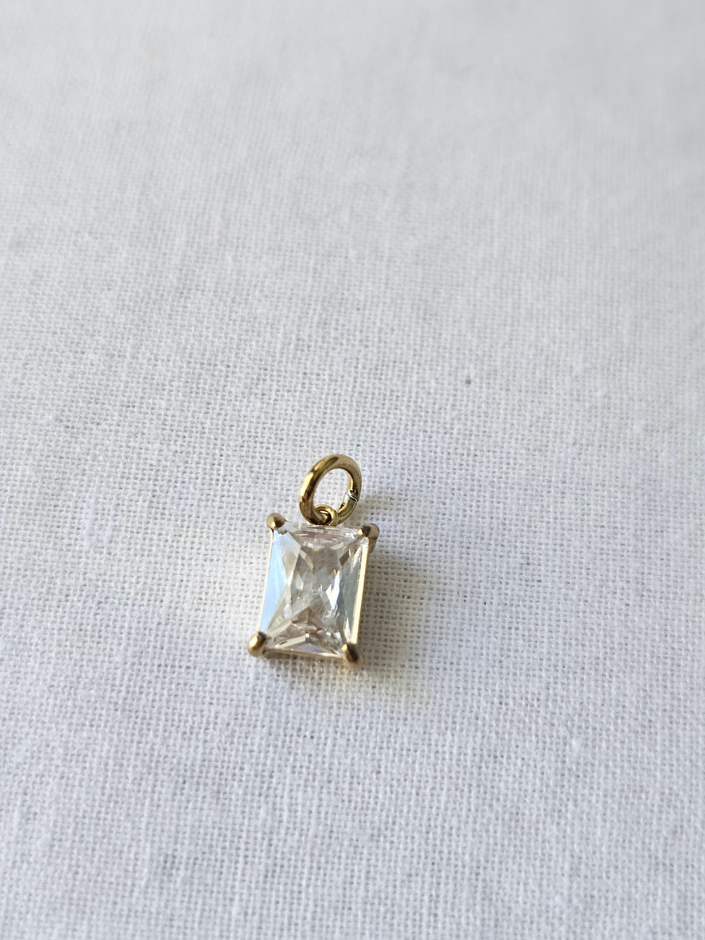 Elara Emerald Cut Pendant