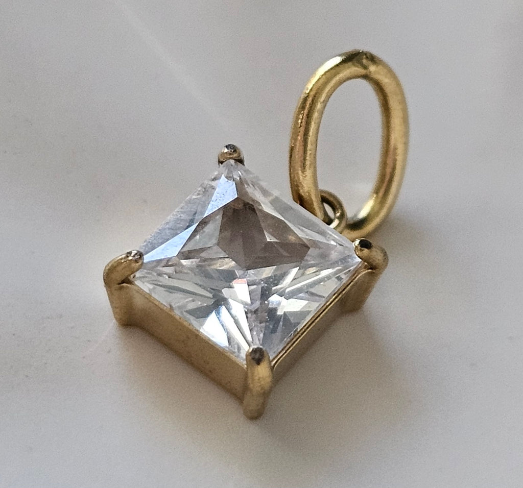 Aria Square Cut Pendant