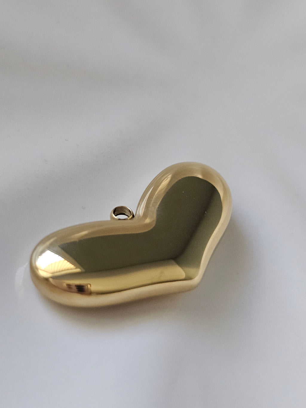 Amora Heart Gold Pendant