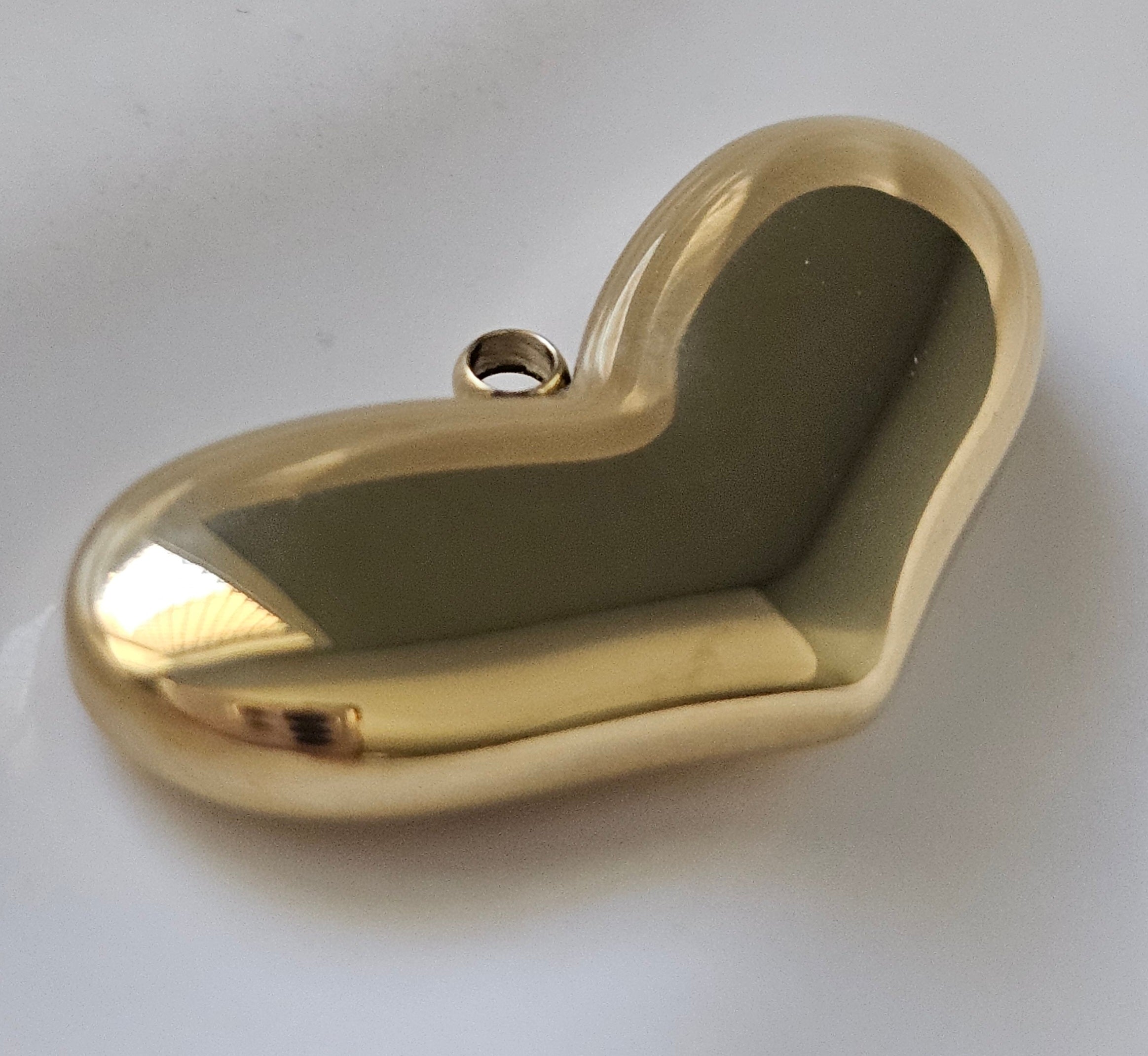 Amora Heart Gold Pendant